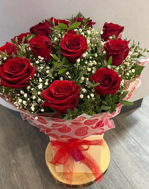 Twelve Red Roses