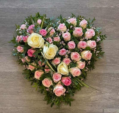 Loose rose heart