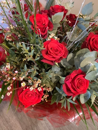 Luxury Dozen Red Roses