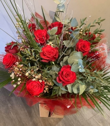 Luxury Dozen Red Roses