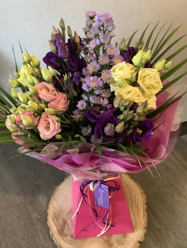 Summer Special Lisianthus Vase